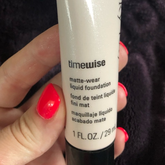 NEW Mary Kay Matte-Wear Liquid Foundation - Picture 2 of 7